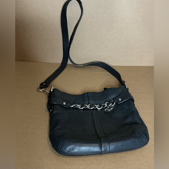 Y2K vintage Coach Black Leather Crossbody with Silver Chain - Picture 4 of 9